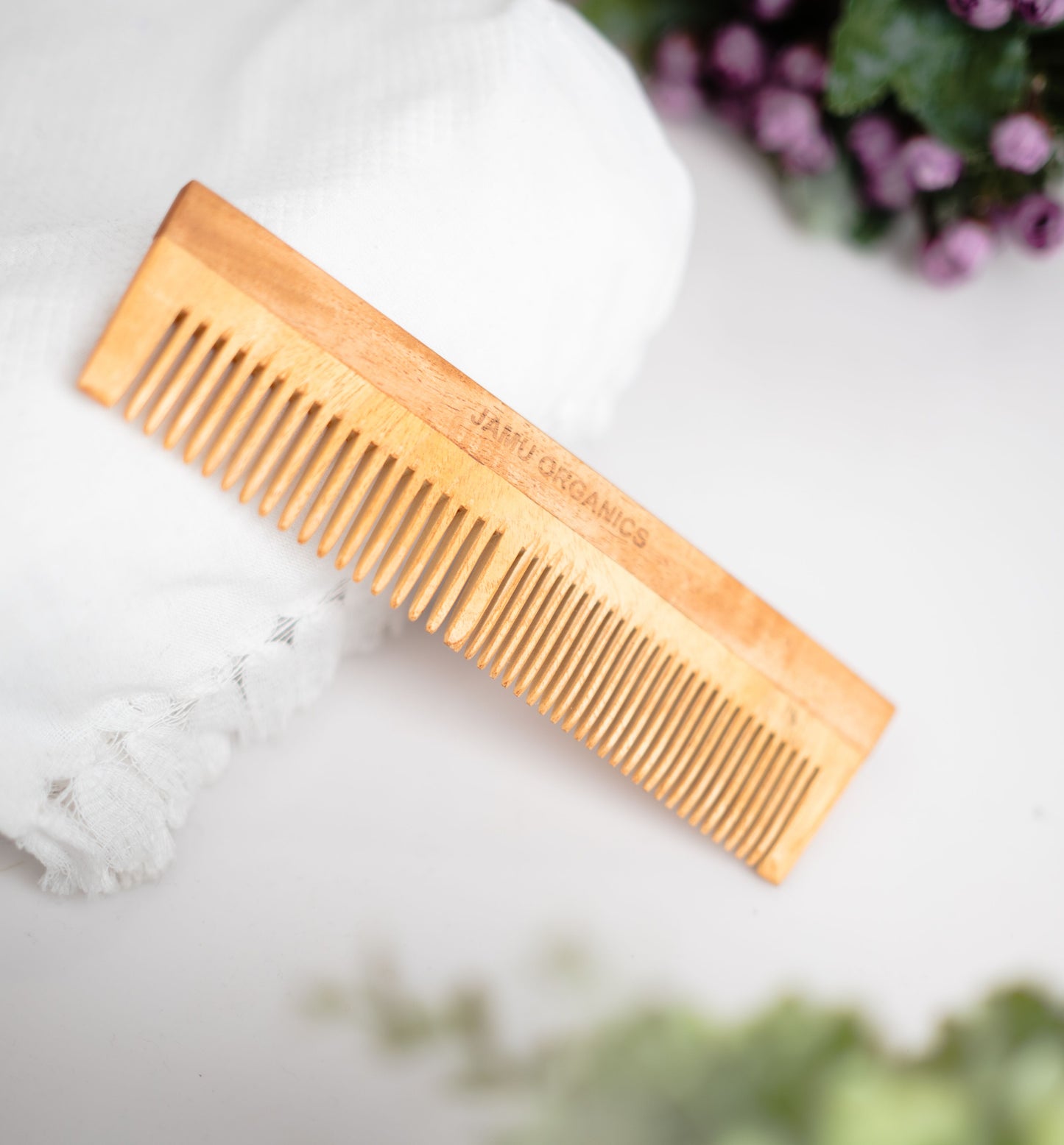Wide and Fine Comb